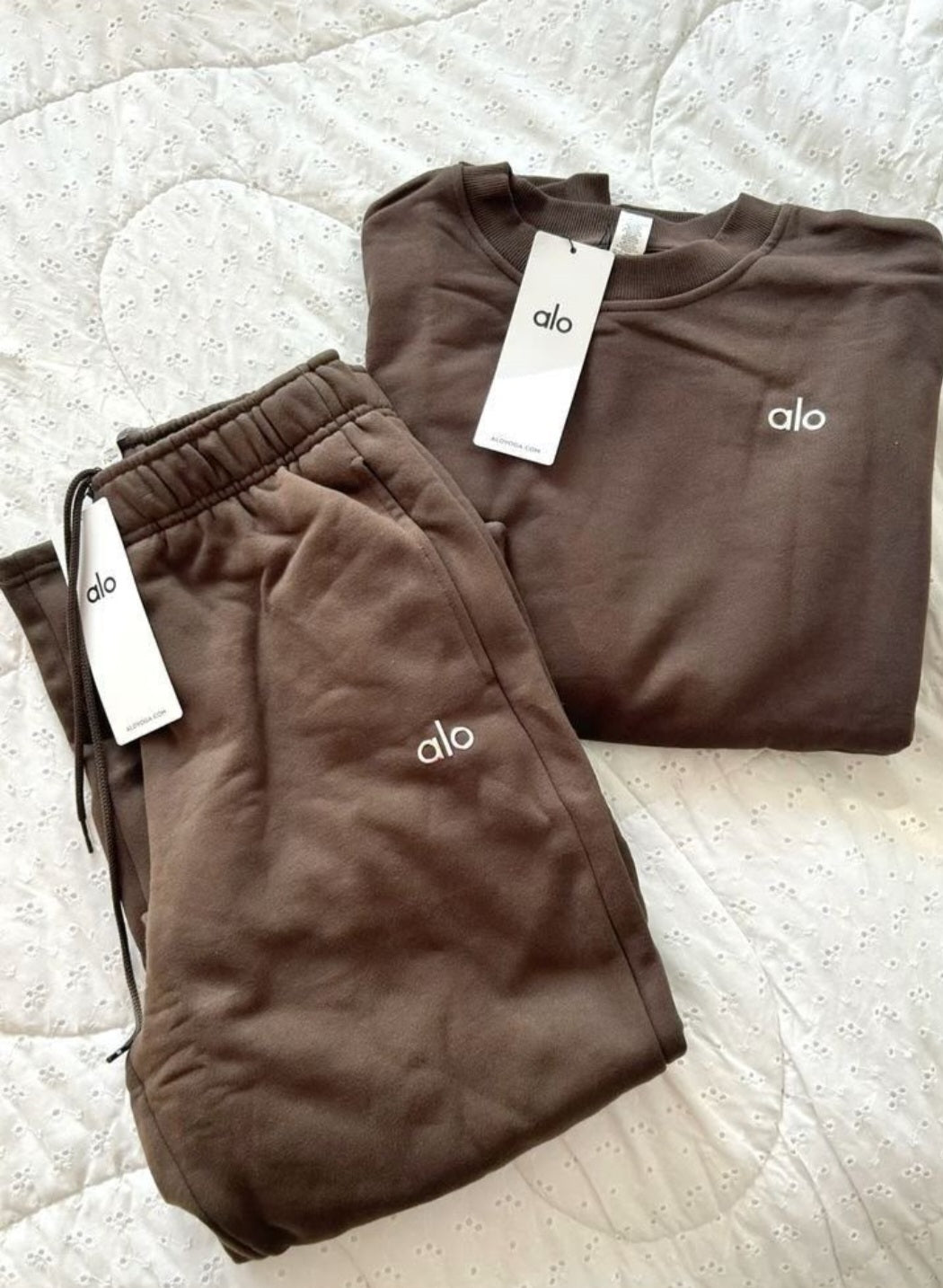 Alo brown active wear